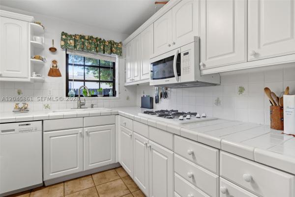 9971 SW 156th Ter, Unincorporated Dade County, Florida 33157, image 3