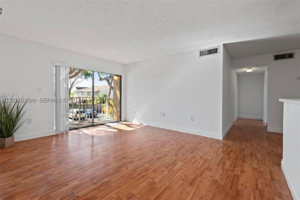 15600 SW 80th St #L-203, Unincorporated Dade County, Florida 33193, image 1