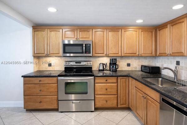 Grenoble At Quadomain, 2101 S Ocean Dr #606, Hollywood, Florida 33019, image 1