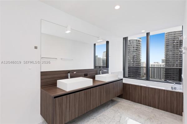 Brickell Flatiron, 1000 Brickell Plz #4015, Miami, Florida 33131, image 2