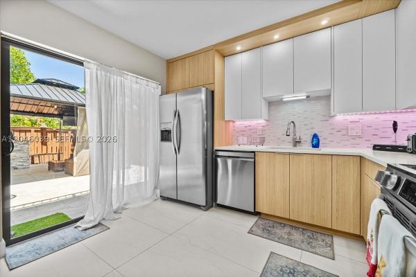 Waterford Courtyards At Crystal Lakes North, 2891 SW 11th Pl, Deerfield Beach, Florida 33442, image 3