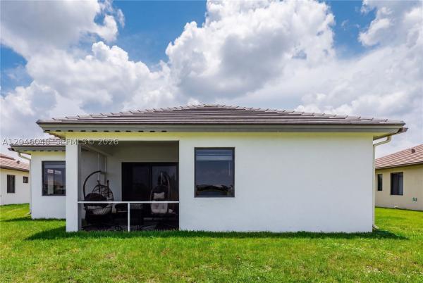 5261 Lamone Ln, Naples, Florida 34142, image 2