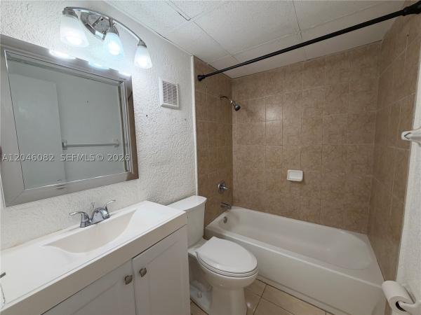 Aquarius Miami, 5960 NE 5th Ct #2, Miami, Florida 33137, image 2