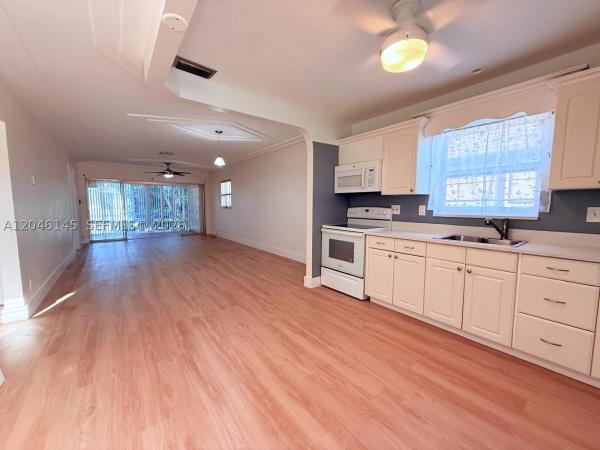 Pinewood, 2832 Fillmore St #20, Hollywood, Florida 33020, image 3