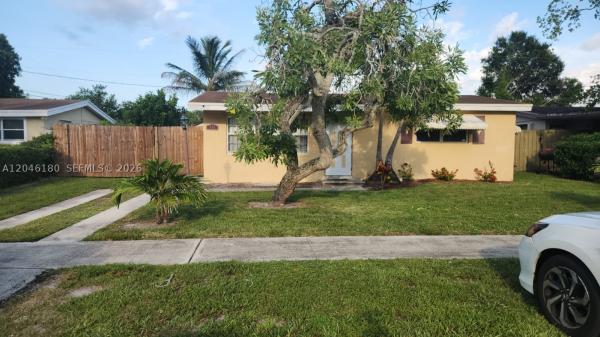 Palm Beach Colony, 772 Gardenia Dr, Royal Palm Beach, Florida 33411, image 2