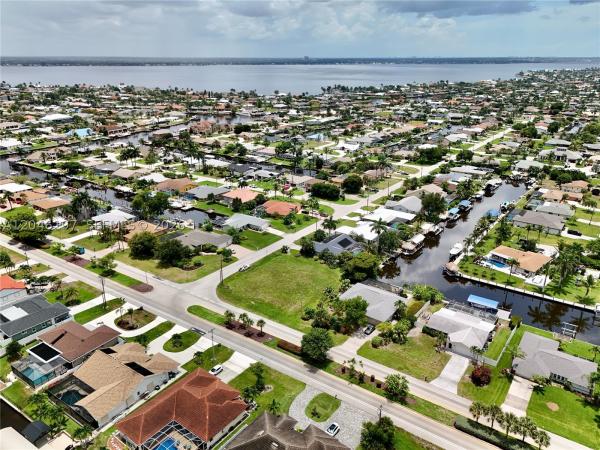 Cape Coral, 2014 Everest Pkwy, Cape Coral, Florida 33904, image 1