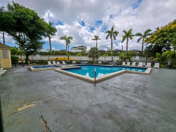 Las Vistas At Doral, 8290 Lake Dr #422, Doral, Florida 33166, image 1