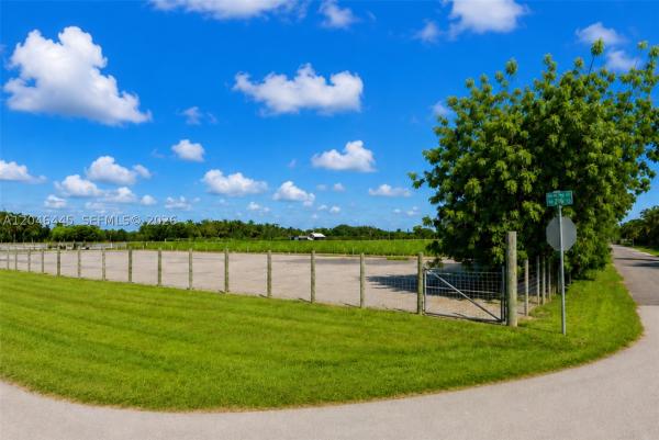 17345 SW 216th St, Unincorporated Dade County, Florida 33170, image 1