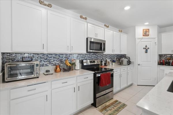 Ranchette Lake, 6018 Henderson Way, West Palm Beach, Florida 33415, image 2