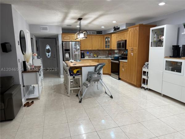 Palm Springs Villas, 7151 W 3rd Ct, Hialeah, Florida 33014, image 2