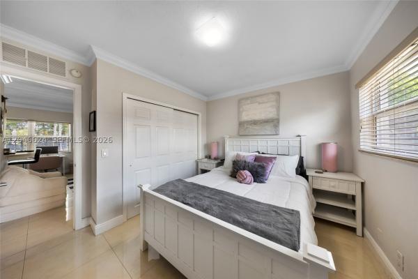 Capri Courts, 660 NE 11th Ave #102, Fort Lauderdale, Florida 33304, image 1