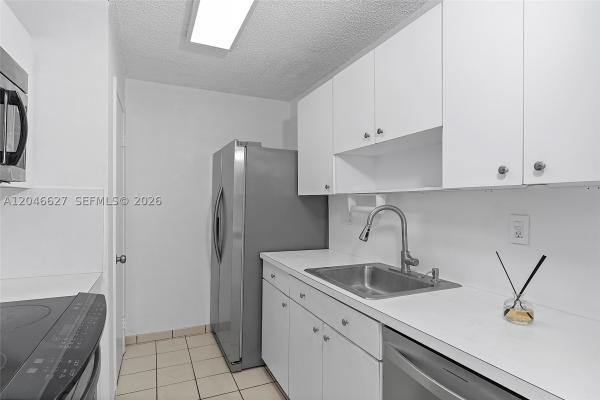 10112 SW 23rd St, Unincorporated Dade County, Florida 33165, image 3