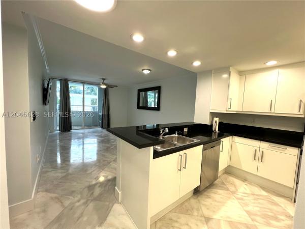 200 Ocean Drive, 200 Ocean Dr #3C, Miami Beach, Florida 33139, image 2