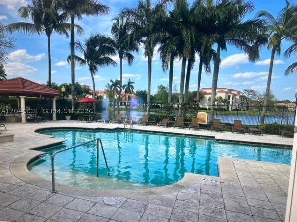 Emerald Isle At Laguna Lakes, 4190 San Marino Blvd #208, West Palm Beach, Florida 33409, image 2