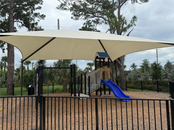 4286 Efendi Dr, Lantana, Florida 33462, image 2