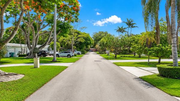 7982 SW 89th St, Unincorporated Dade County, Florida 33156, image 2