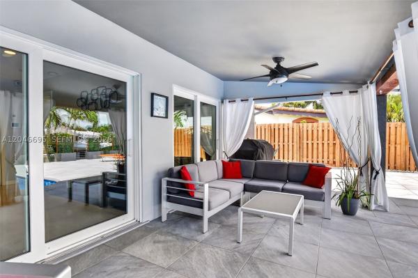 Cypress Island, 966 SE 9th Ave, Pompano Beach, Florida 33060, image 2