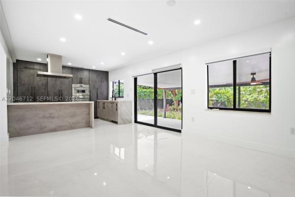 Country Club Estates, 56 Whitethorn Dr, Miami Springs, Florida 33166, image 2