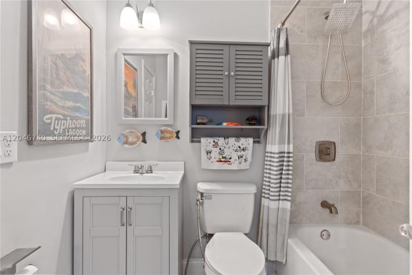 Cedarwoods At Pembroke Lakes, 10311 Laurel Ct, Pembroke Pines, Florida 33026, image 2