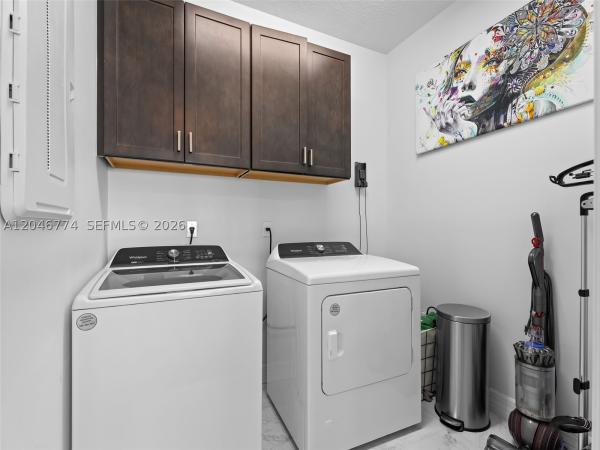 Oak Tree, 4482 Silverwood Ln S, Oakland Park, Florida 33309, image 2