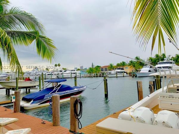 Middle River Villas, 815 Middle River Dr #204, Fort Lauderdale, Florida 33304, image 2