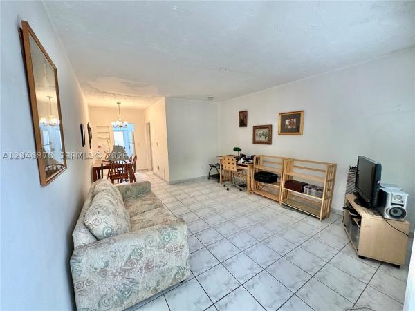 The Beverly Arms, 8132 Harding Ave #6, Miami Beach, Florida 33141, image 1