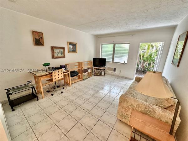The Beverly Arms, 8132 Harding Ave #6, Miami Beach, Florida 33141, image 3