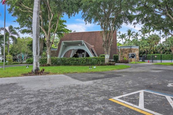 Fairways Royale, 1000 NE 14th Ave #503, Hallandale Beach, Florida 33009, image 2