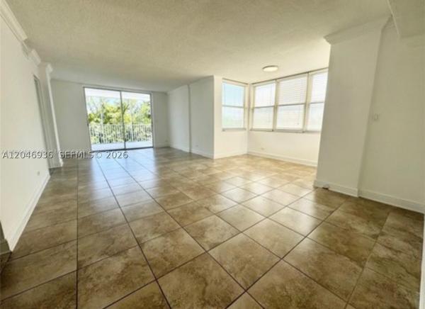 Eastern Shores White House, 3660 NE 166th St #315, North Miami Beach, Florida 33160, image 2