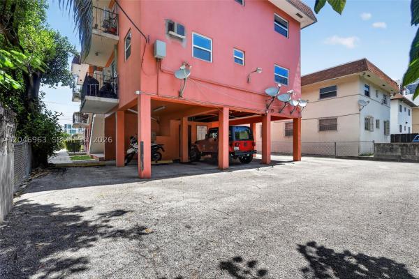 458 SW 9th St #1, Miami, Florida 33130, image 3