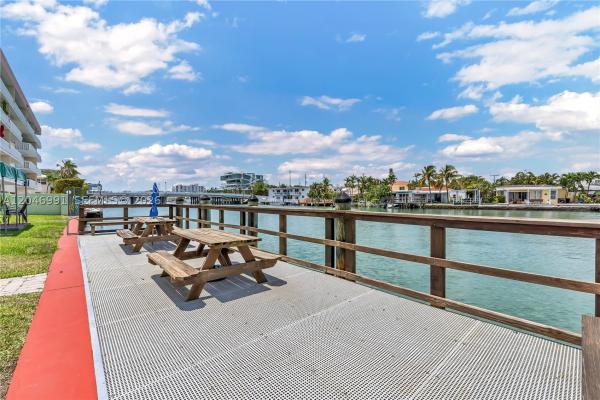Bay View, 8550 Byron Ave #2H, Miami Beach, Florida 33141, image 3