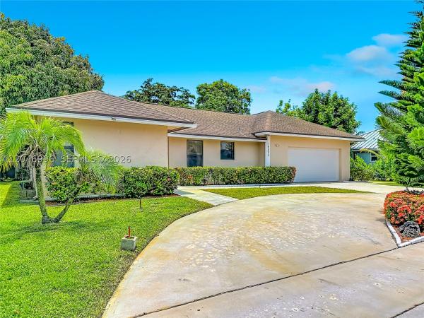 Coco Wood Lakes, 14898 Fairwind Ln, Delray Beach, Florida 33484, image 2