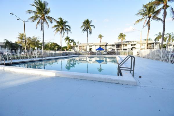 20741 NE 4th Ct #104, Unincorporated Dade County, Florida 33179, image 1