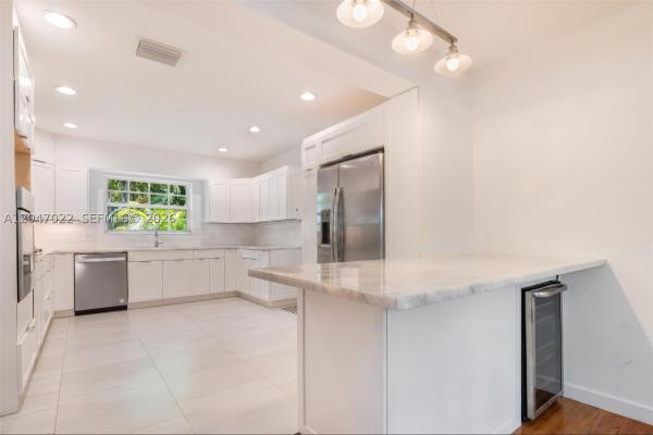 Coconut Grove Manor, 4444 Ingraham Hwy, Coral Gables, Florida 33133, image 1