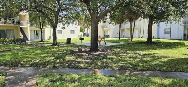 Clear Lake Palms, 411 Executive Center Dr #203, West Palm Beach, Florida 33401, image 2