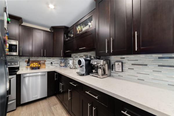 Imperial Point Colonnades, 2201 NE 66th St #1323, Fort Lauderdale, Florida 33308, image 2