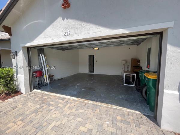 5525 Agostino Way, Naples, Florida 34142, image 2