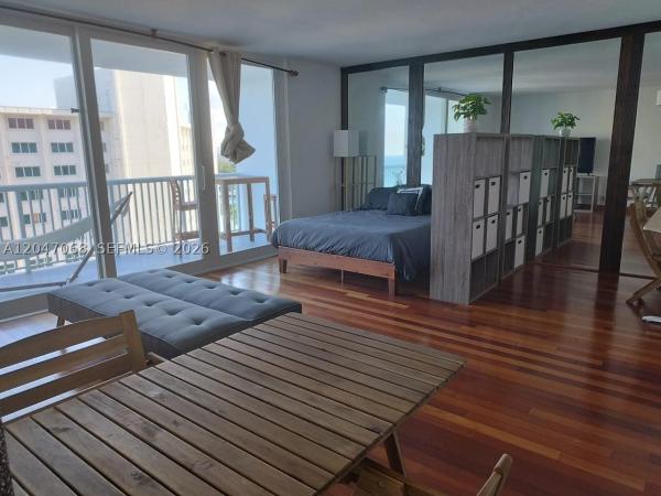 The Carriage House, 5401 Collins Ave #1110, Miami Beach, Florida 33140, image 1