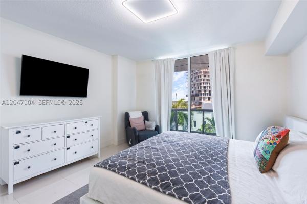 360, 7900 Harbor Island Dr #518, North Bay Village, Florida 33141, image 1
