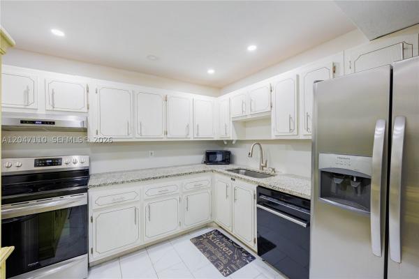 Oakbrook Village, 8100 SW 24th St #309, North Lauderdale, Florida 33068, image 3