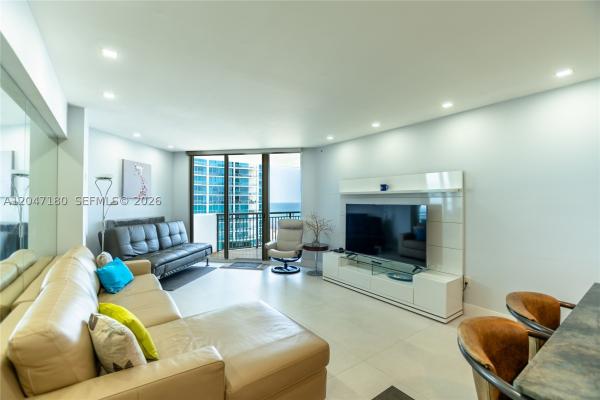 DoubleTree By Hilton Ocean Point Resort & Spa, 17375 Collins Ave #1206, Sunny Isles Beach, Florida 33160, image 1