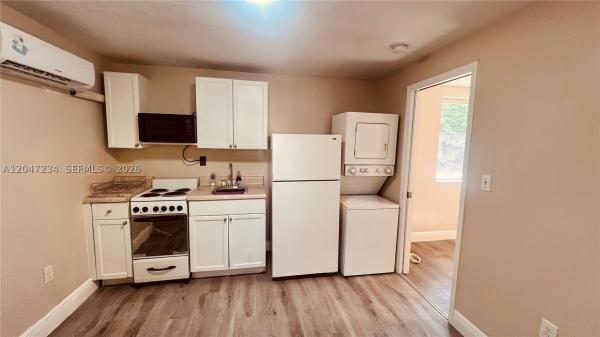 32 NE 169th St #2, North Miami Beach, Florida 33162, image 2