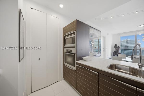 Epic Hotel & Residences, 200 Biscayne Boulevard Way #5110, Miami, Florida 33131, image 1