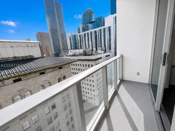 Centro, 151 SE 1st St #1602, Miami, Florida 33131, image 3
