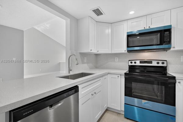 10080 NW 9th Street Cir #204, Unincorporated Dade County, Florida 33172, image 3