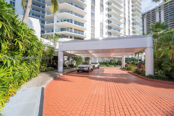 Turnberry Isle North, 19707 Turnberry Way #16G, Aventura, Florida 33180, image 1