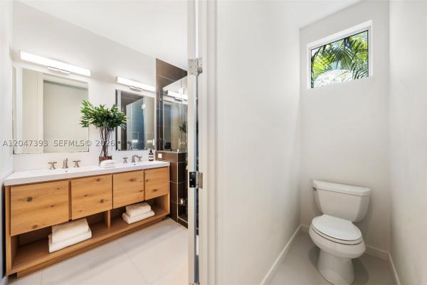 3253 Mcdonald St, Miami, Florida 33133, image 2
