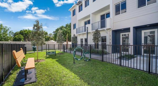 Morningside Acres, 18275 SW 98th Avenue Rd #ARIA, Palmetto Bay, Florida 33157, image 3