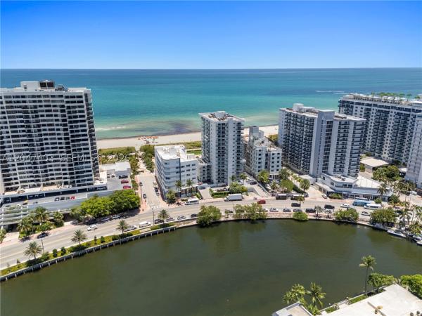 The Royal Club, 2457 Collins Ave #201, Miami Beach, Florida 33140, image 2
