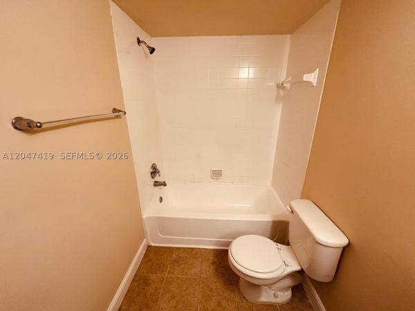 South Palm Place, 7630 Westwood Dr #305, Tamarac, Florida 33321, image 2